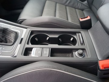 Volkswagen Golf R 2,0 TSI 310 KM DSG7 4Motion &ndash; Więcej Golfa w Golfie